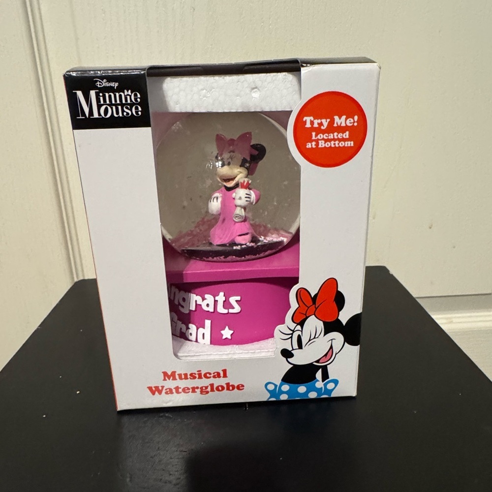 NWT Disney Minnie Mouse "Congrats Grad" Pink Musical Waterglobe.  Any Year.